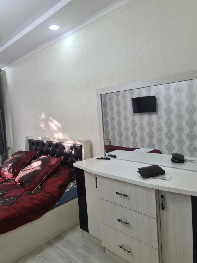 2-Х Комнатная Квартира Tashkent Esterno foto